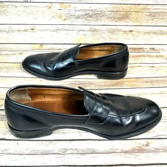 Allen Edmonds Mens Black Lake Forest Leather Slip On Loafer  display picture 1